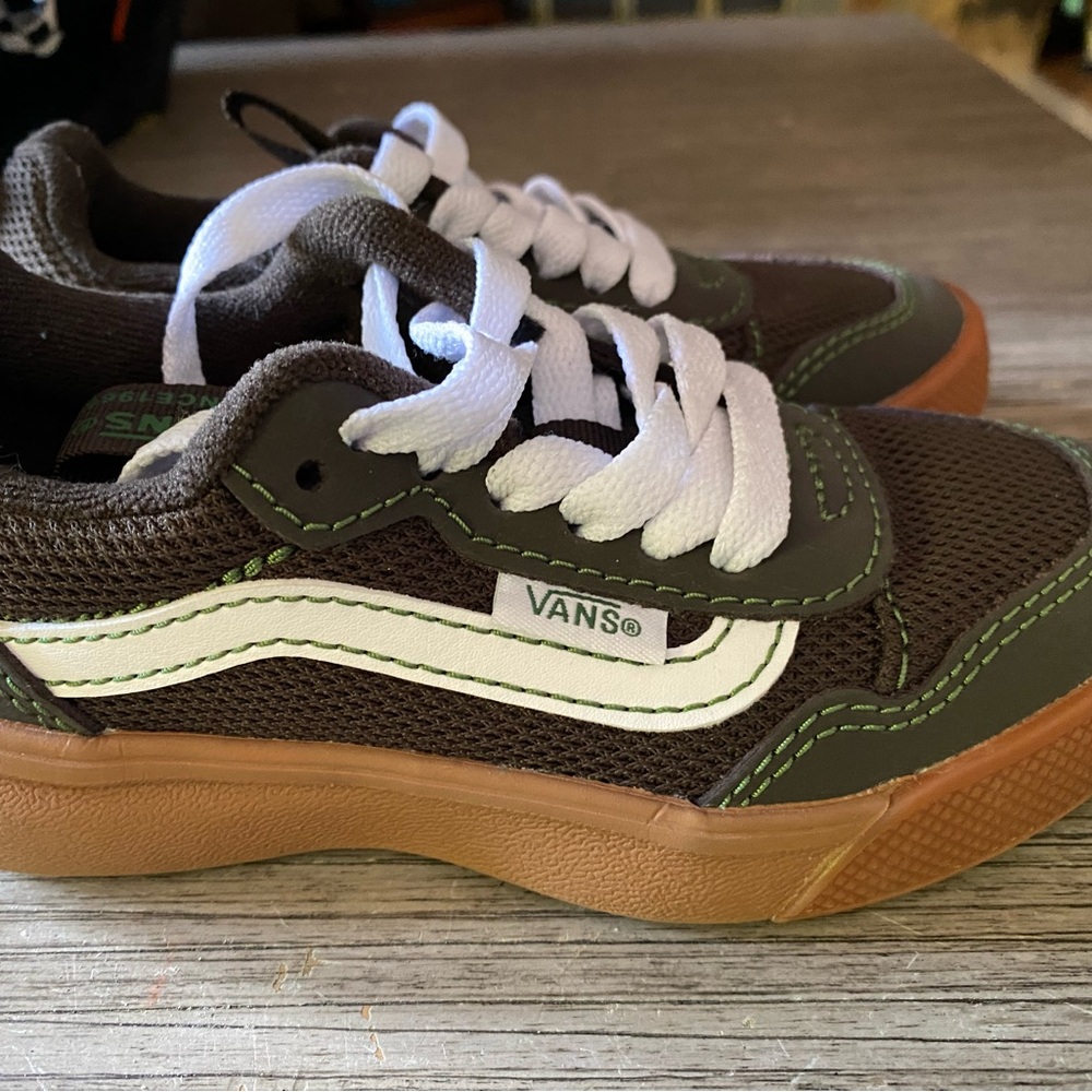 Vans Kids' Old Skool Green White Sneakers size 10. NWOT or box. - Picture 2 of 4